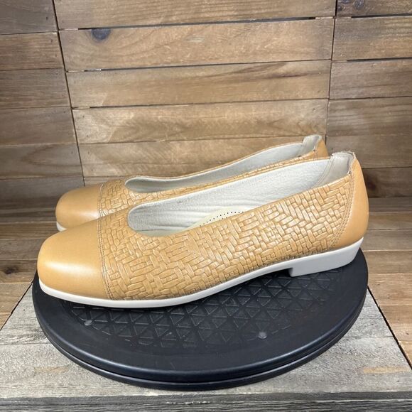 SAS San Antonio Shoemakers Sz 10 WW Comfort Leather Maui Wheat Cap Toe Flats - Picture 3 of 10